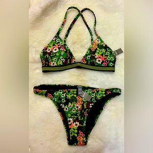 “Aerie” Sexy 👙 floral Bikini Two pieces ( New w/tag )